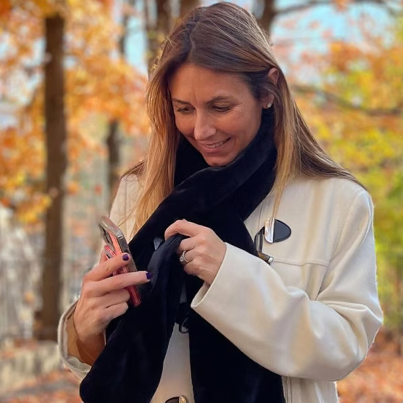 🧣 50% OFF NOW! 🎉 Cozy Scarf with Hidden Pocket – Warm, Soft & Secure Zipper